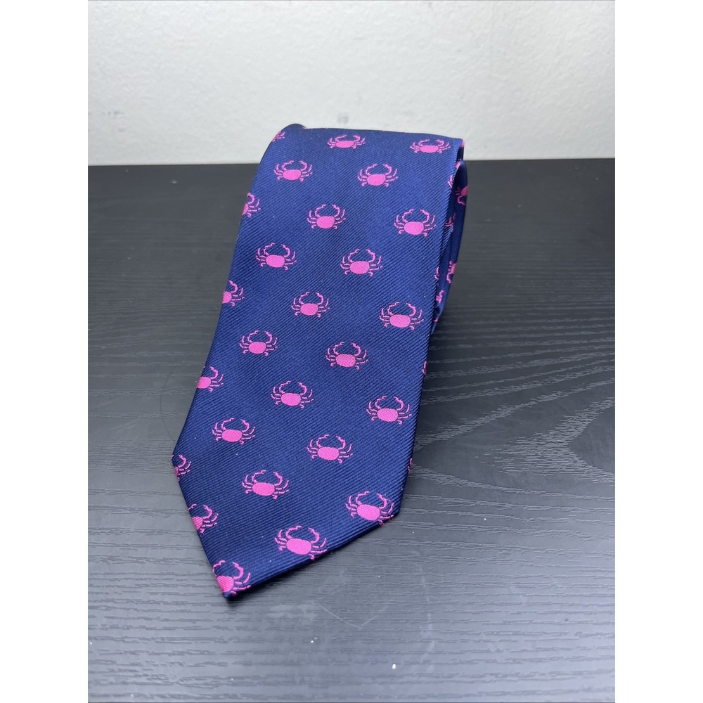 Lands' End Navy Tie Tiny Pink Crabs‎ Pattern 60" Novelty Neck Tie